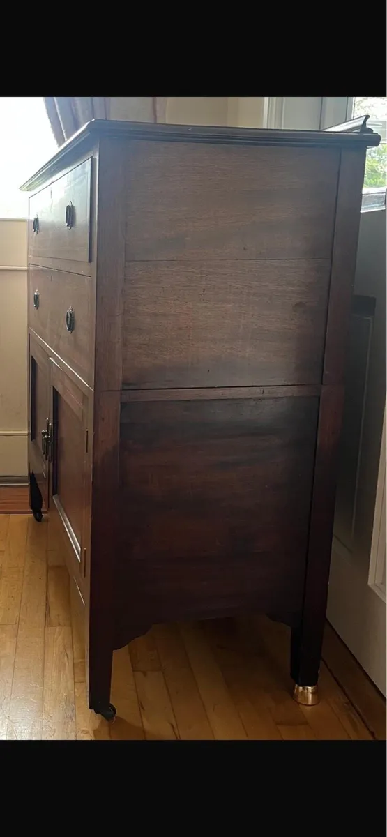 Antique sideboard/linen press - Image 3