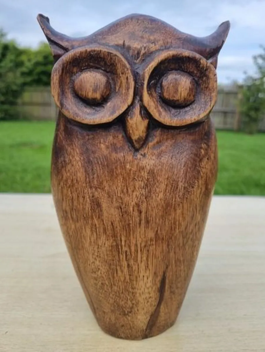 Vintage carved wooden owl figurine - Image 1