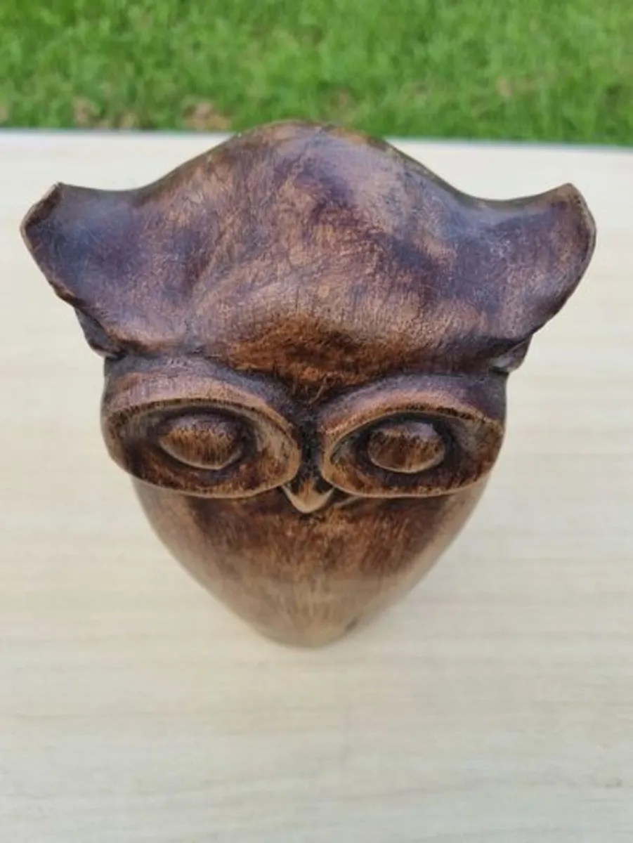 Vintage carved wooden owl figurine - Image 2