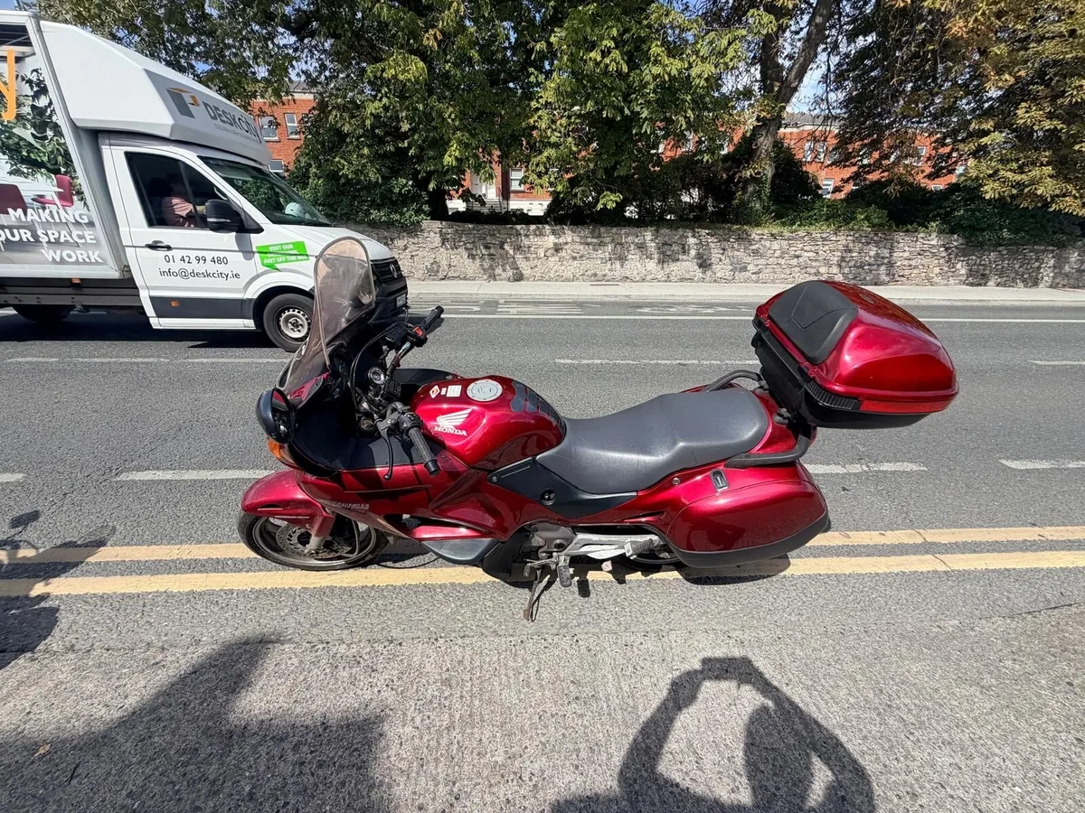 Honda Deauville 650 2004 - Image 3