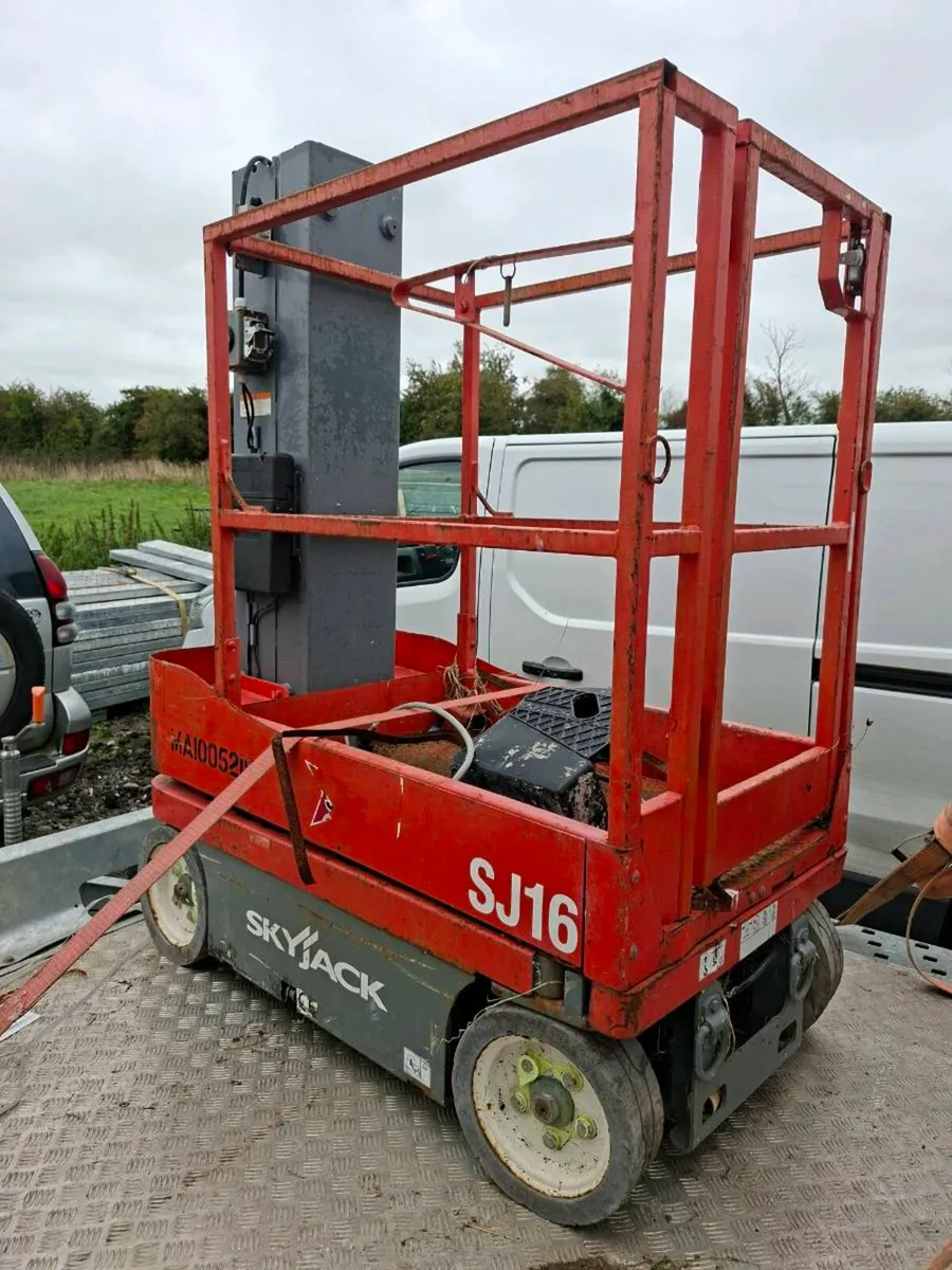 SKYJACK HOIST 4.7 METRE - Image 1