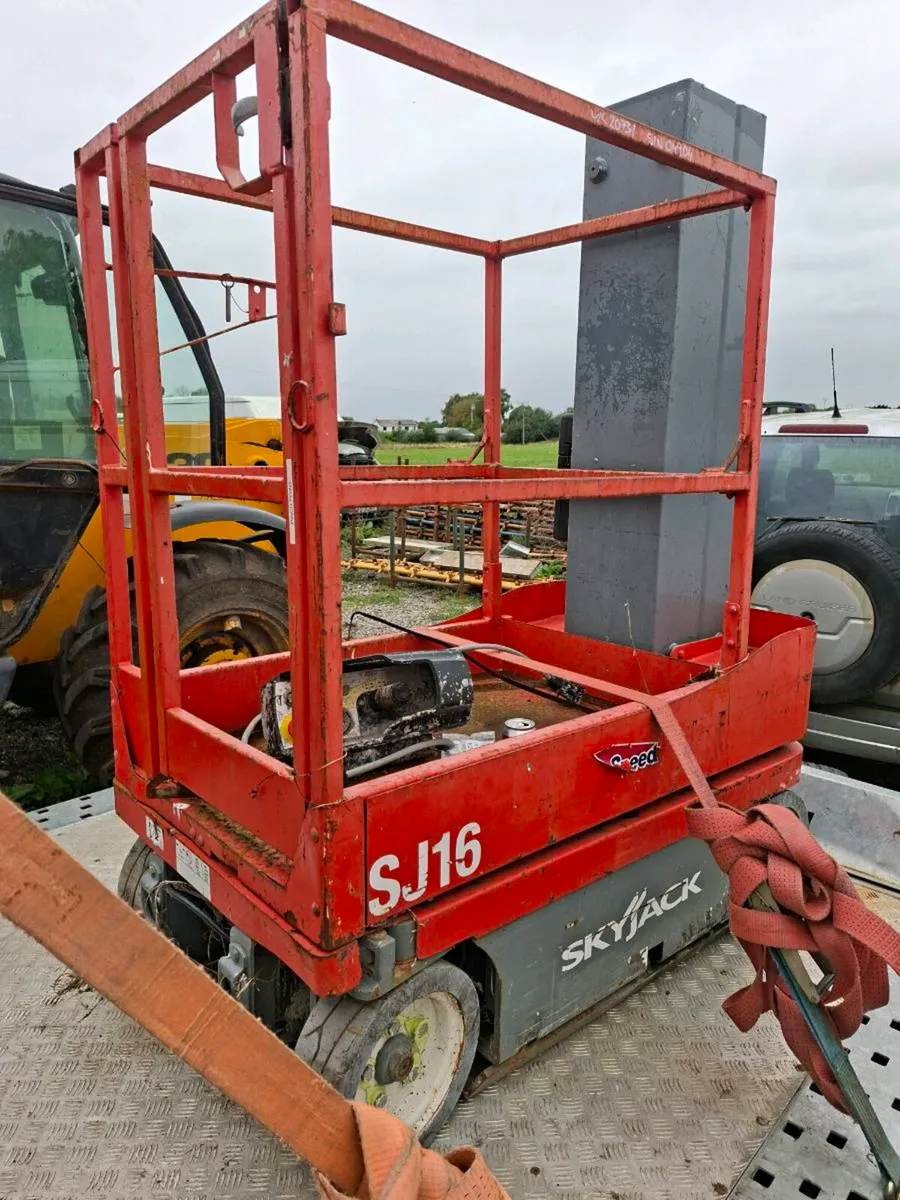 SKYJACK HOIST 4.7 METRE - Image 4
