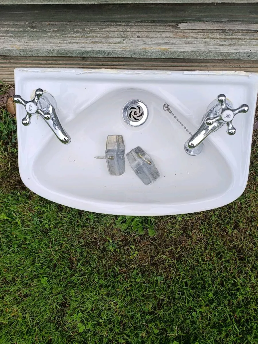 Ensuite  bathroom sink