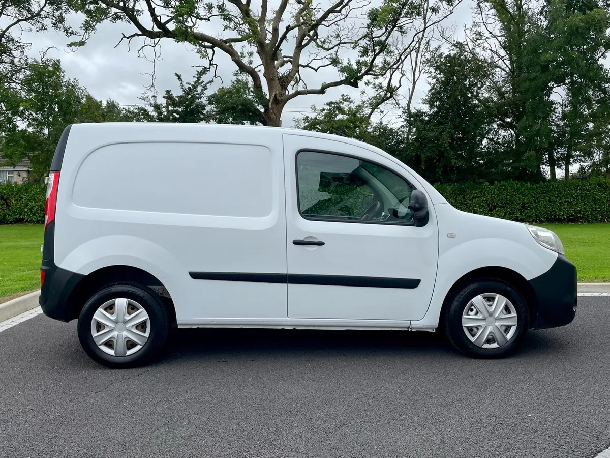 2016 Renault Kangoo **DOE 07/27** - Image 2