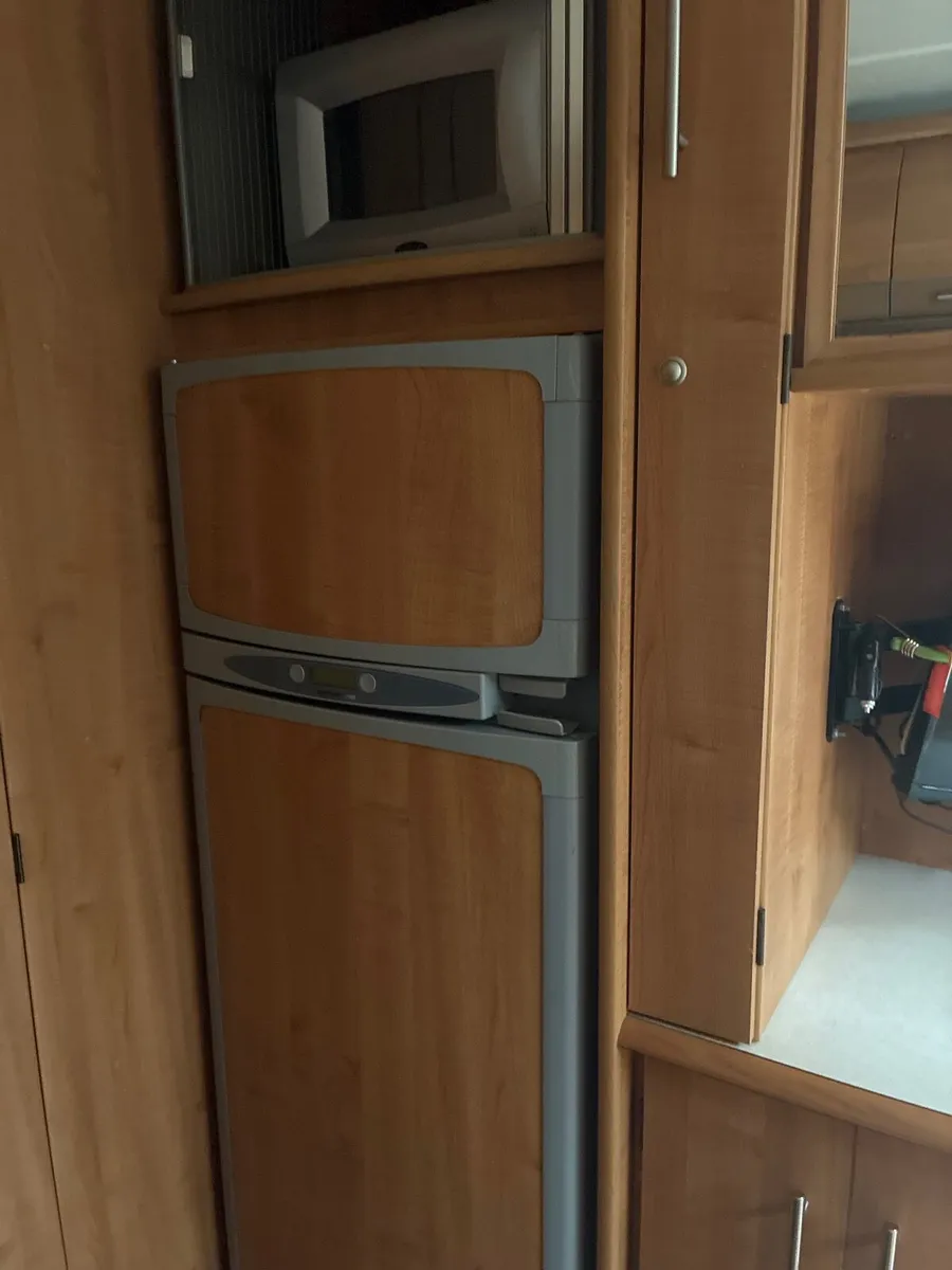 Motorhome - Image 4