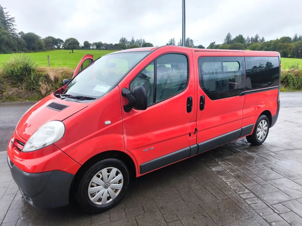 Nissan Primstar 9 Seater Minibus - Image 3