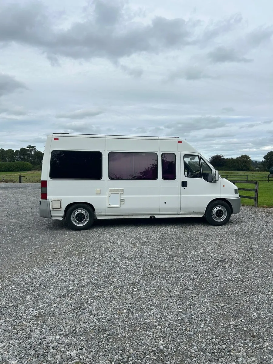 Camper van - Image 1