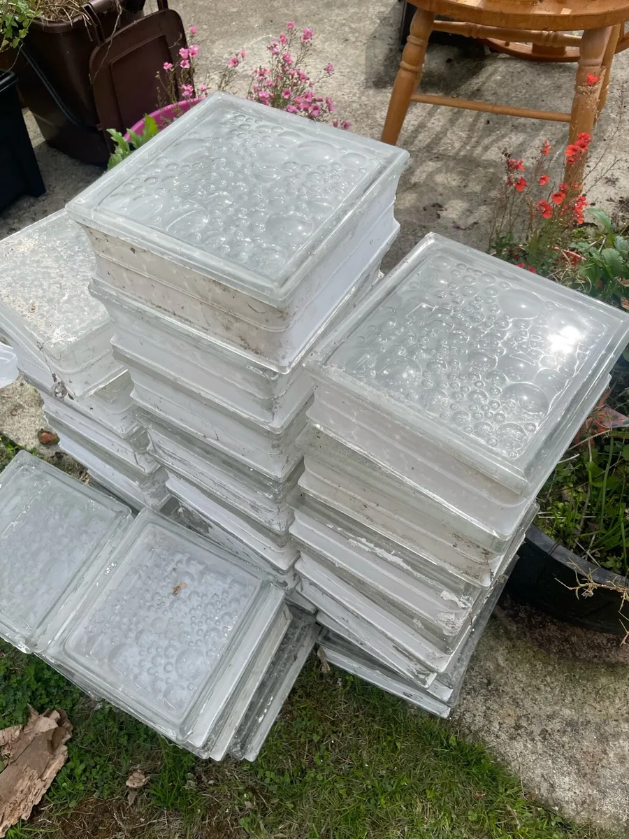 Vintage/reclaimed glass building blocks - Image 2
