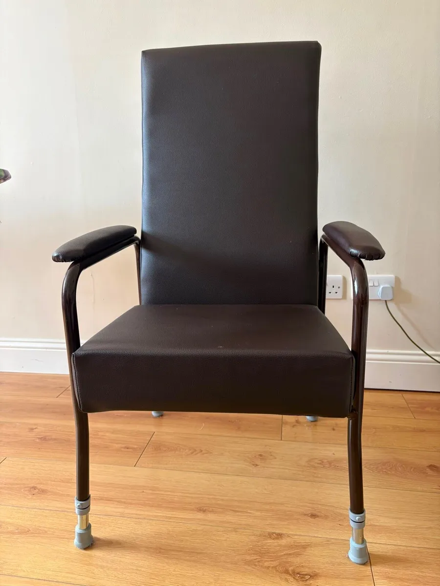 High Back Orthopaedic Chair - Image 1
