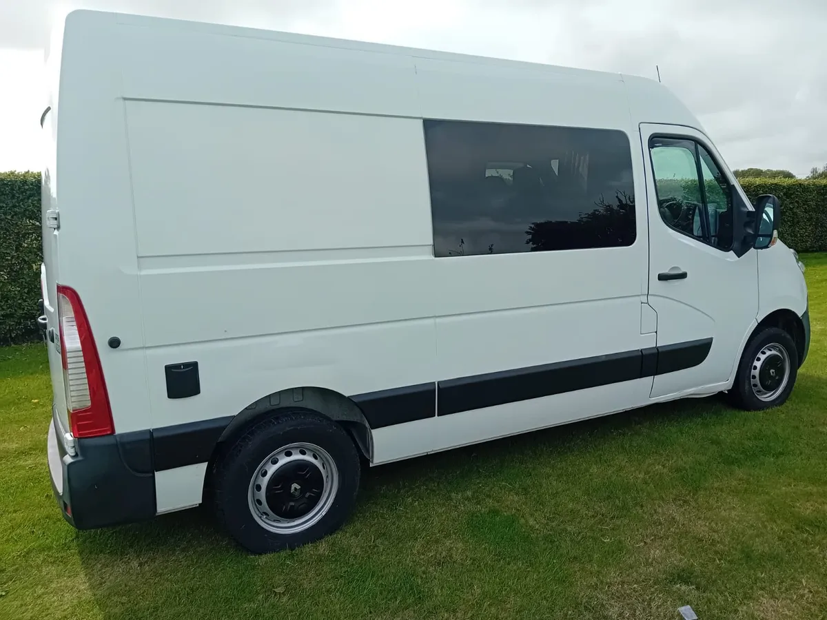 Renault Master MWB 3 Berth - Image 4