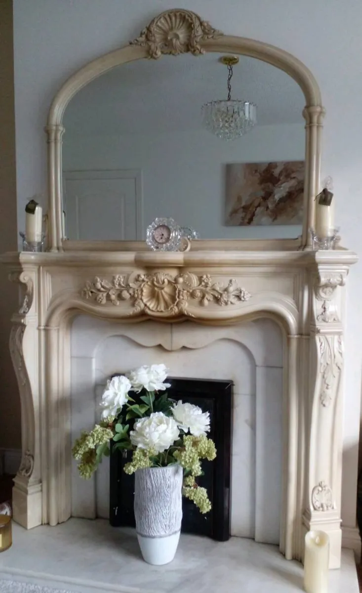 Fireplace surround and mirrow