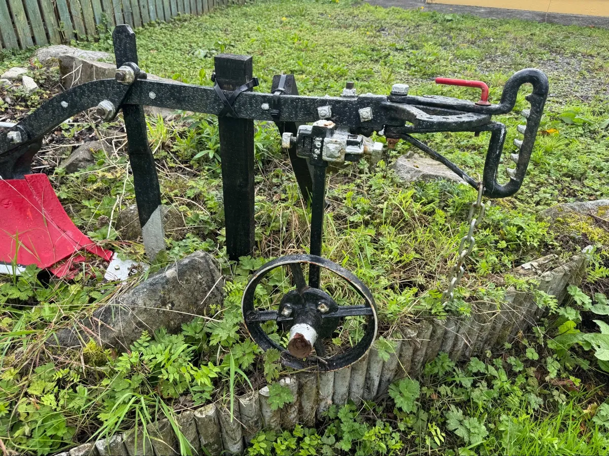Single-furrow moldboard plow - Image 3