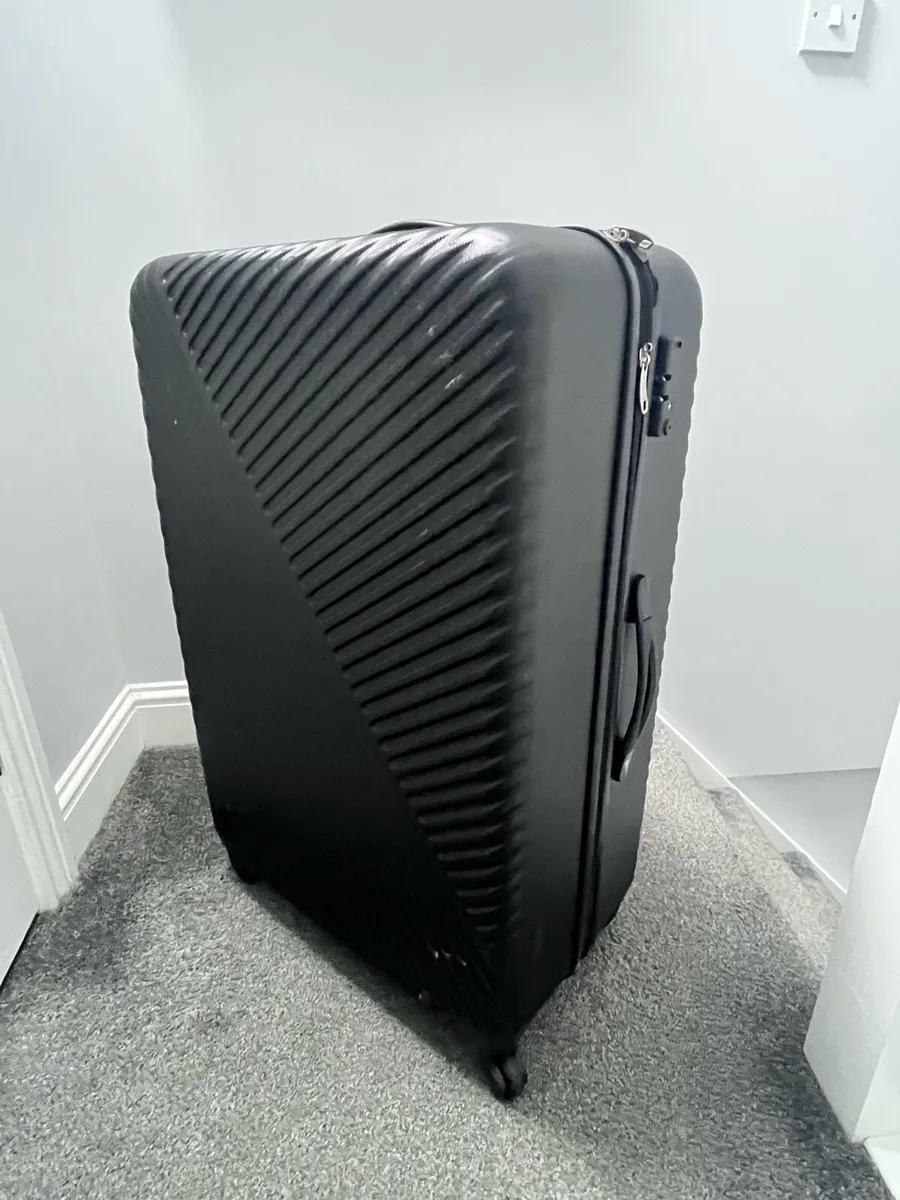 XL black suitcase - Image 1