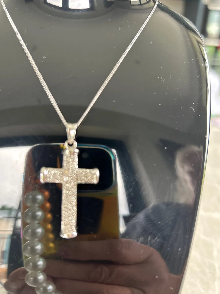 White diamond and gold crucifix - Image 1