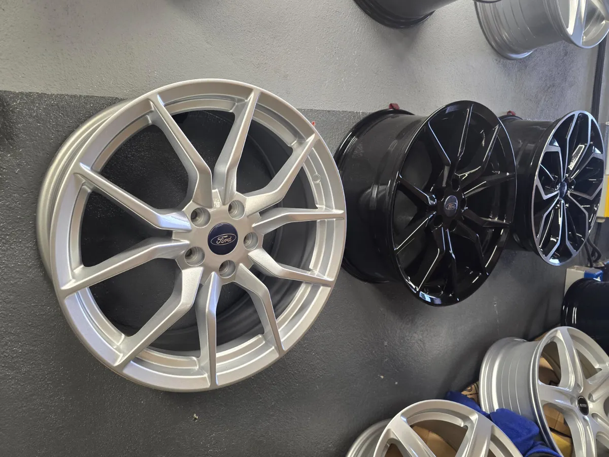 **Special** 18" Ford Focus RS Style Alloys