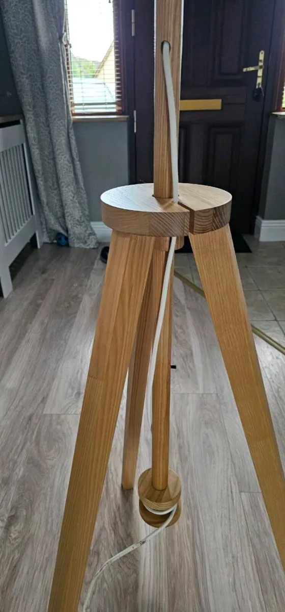 Height adjustable floor lamps - Image 2