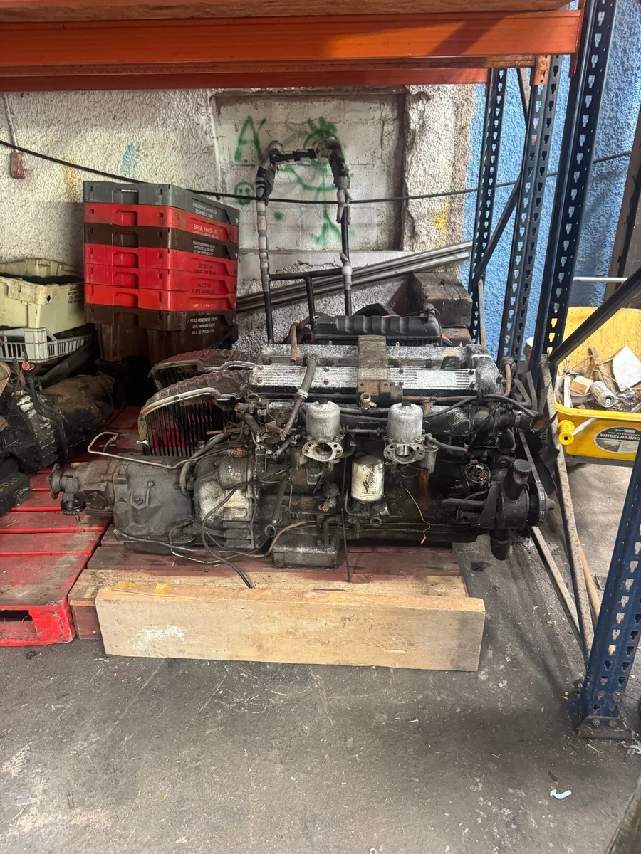 Jaguar XK 4.2 Straight six engines + rear axles - Image 2