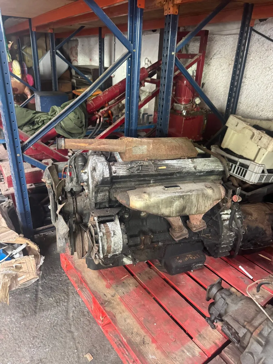 Jaguar XK 4.2 Straight six engines + rear axles - Image 3