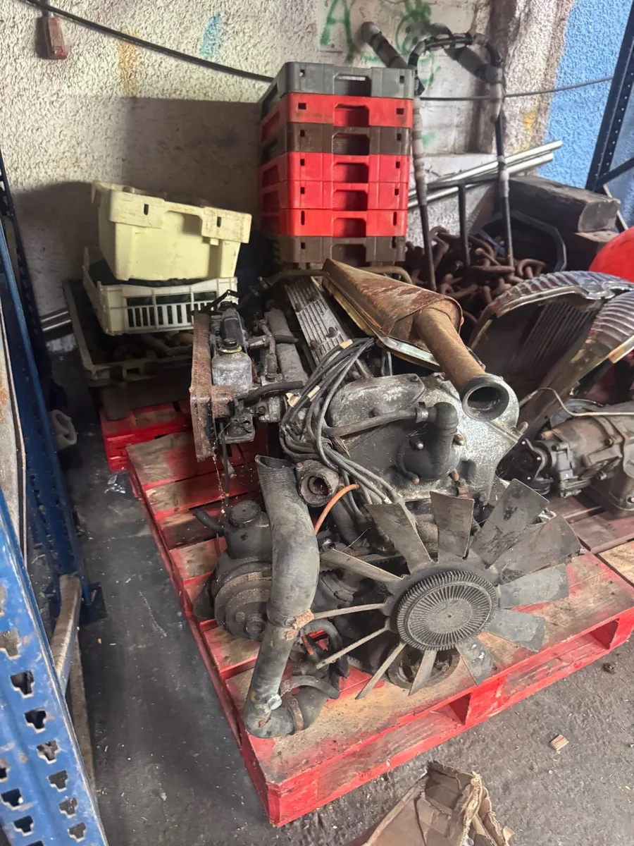 Jaguar XK 4.2 Straight six engines + rear axles - Image 4