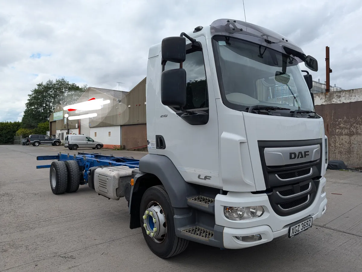 Daf LF 16T chassis cab 210HP - Image 4