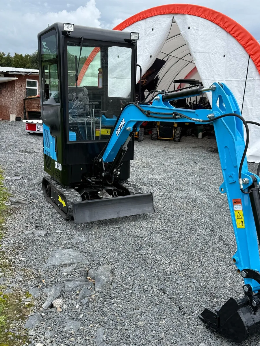 1.5t mini digger - Image 2
