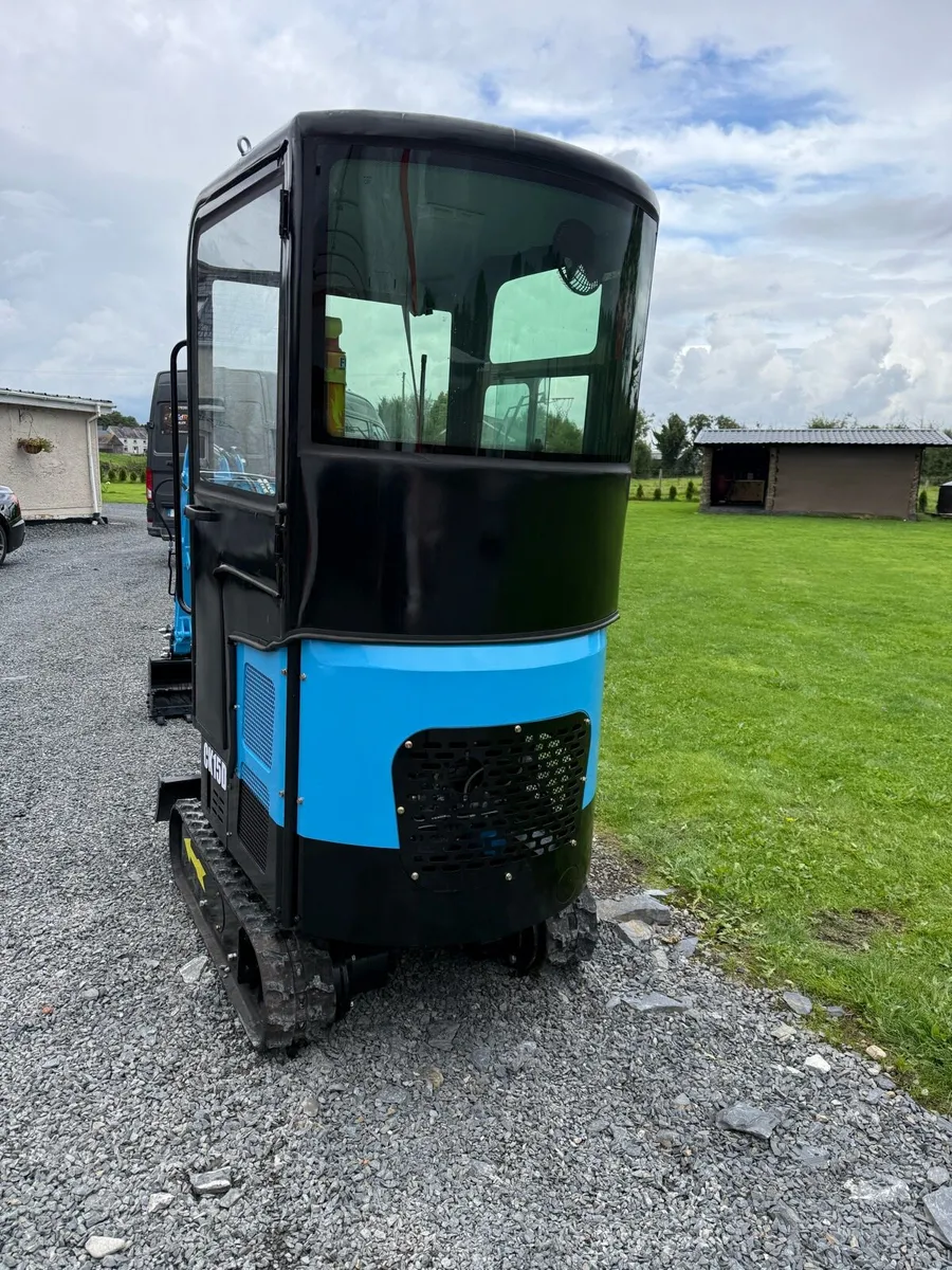 1.5t mini digger - Image 4