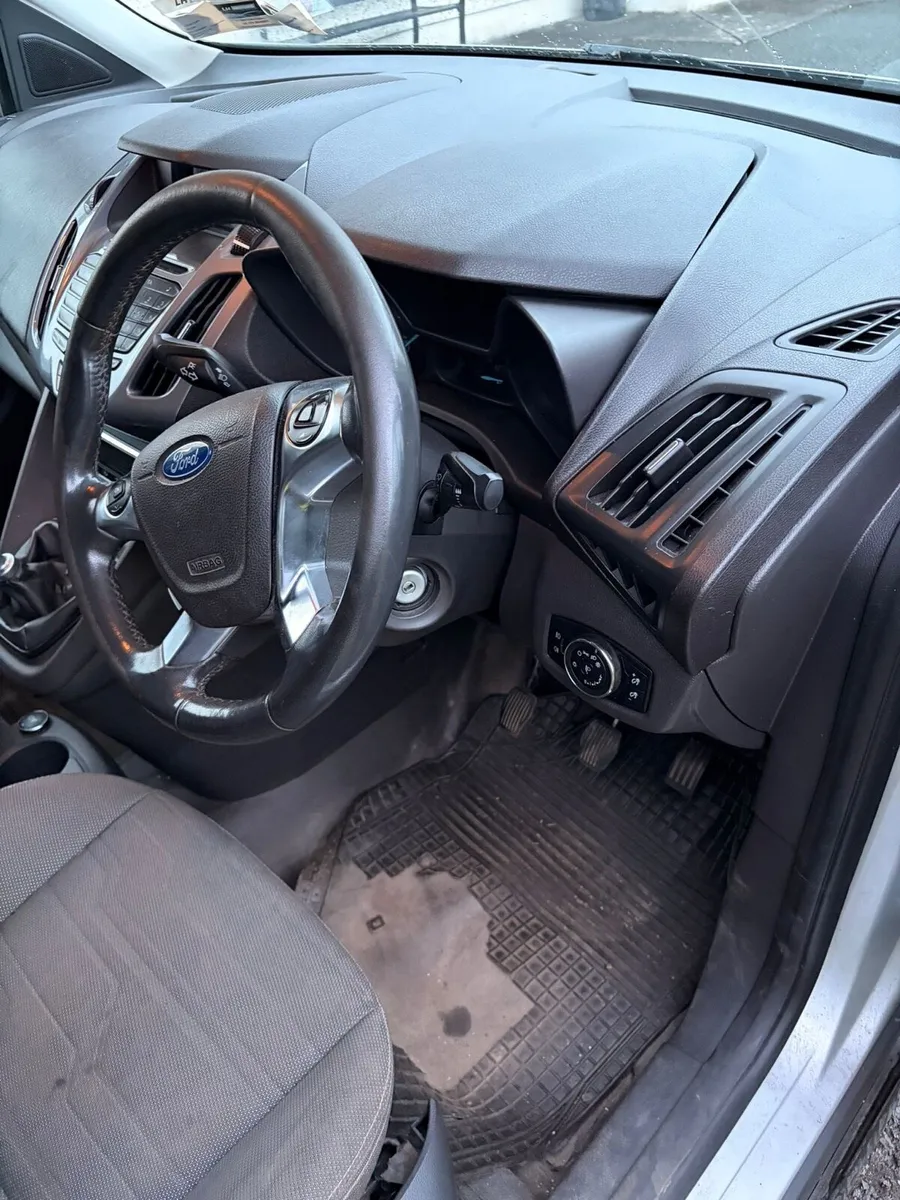 Ford transit connect - Image 4