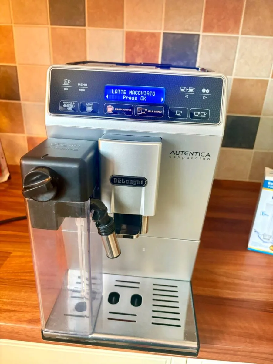 DeLonghi Auto Coffee Machine - Image 1