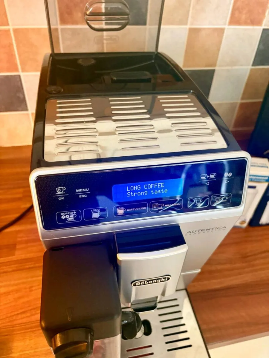 DeLonghi Auto Coffee Machine - Image 3