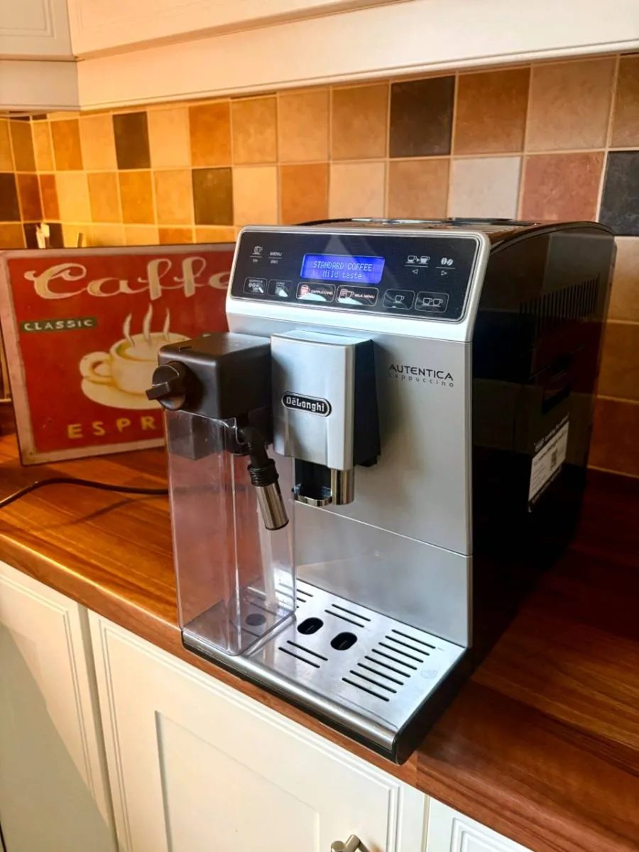DeLonghi Auto Coffee Machine - Image 4