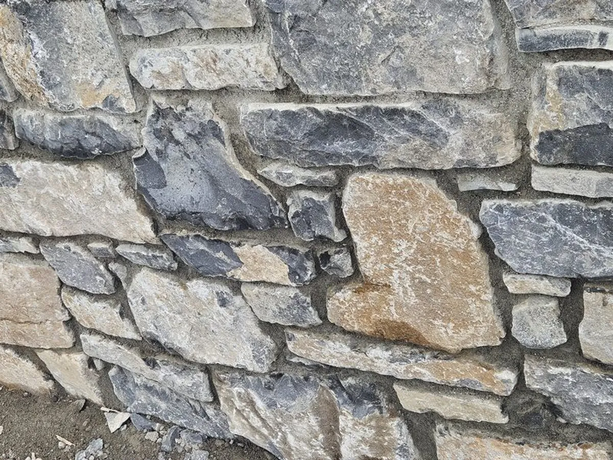 9 x 1 tonne bags building limestone - Image 1