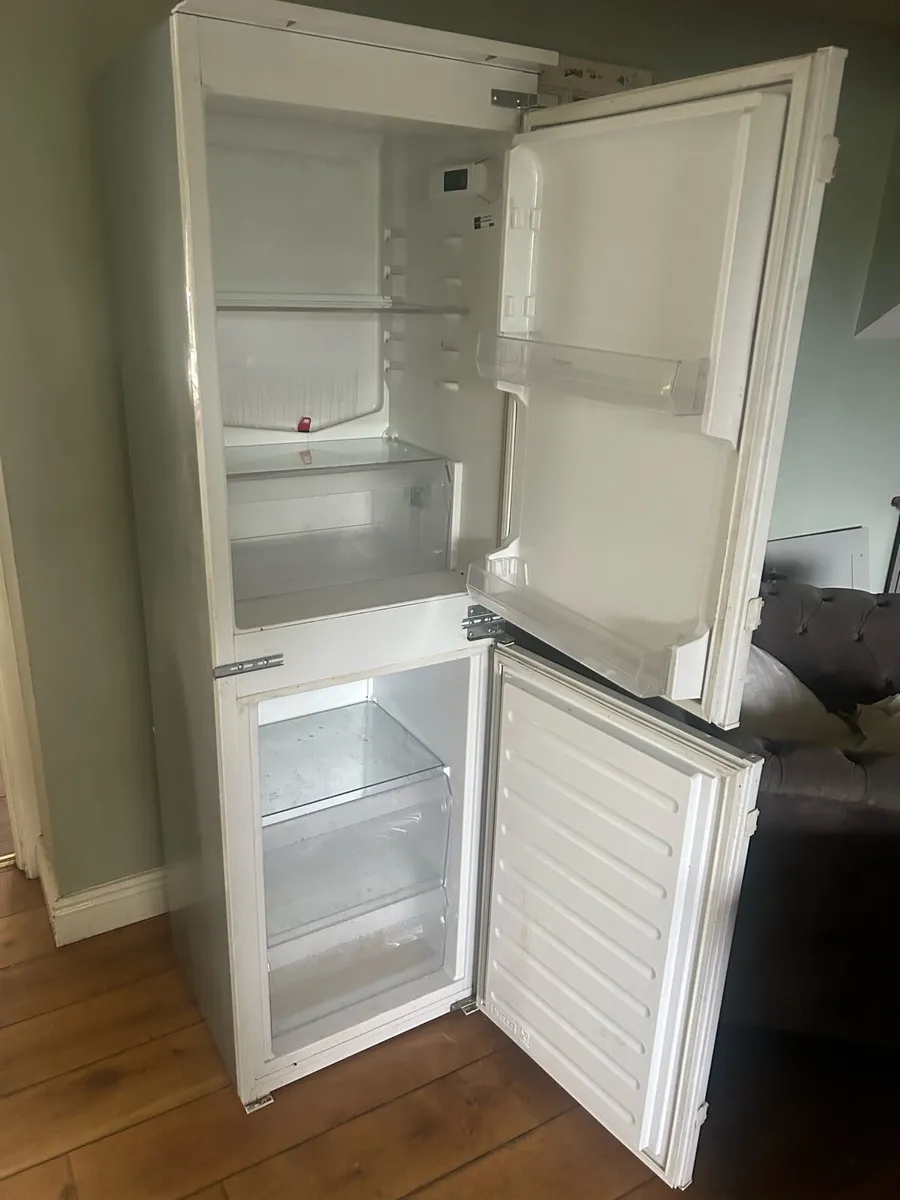 Integrated fridge freezer
