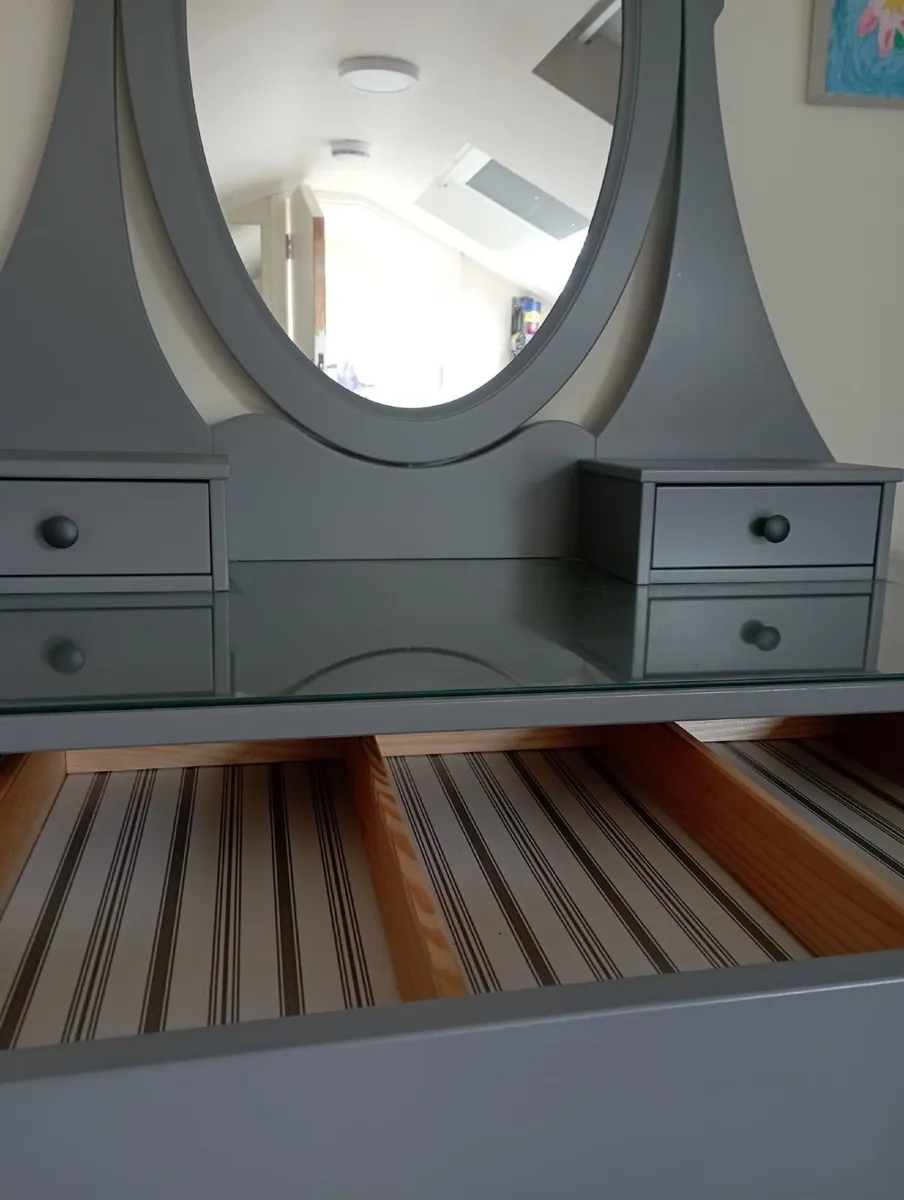 Hemnes Grey Vanity Desk - Image 4