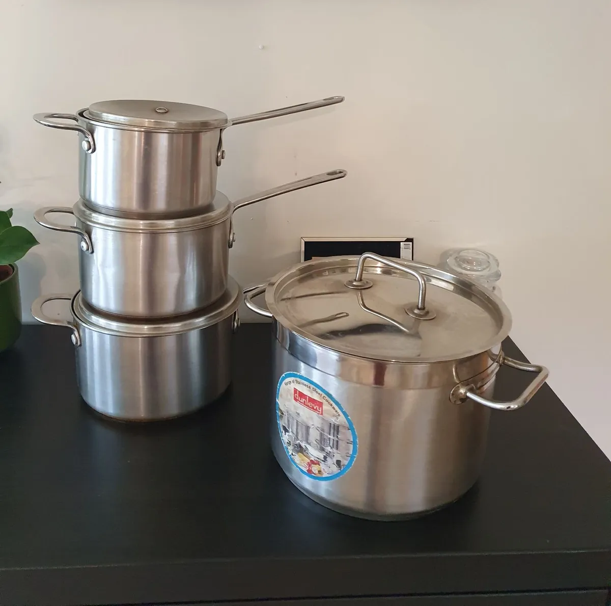 Kitchen ware - Image 1