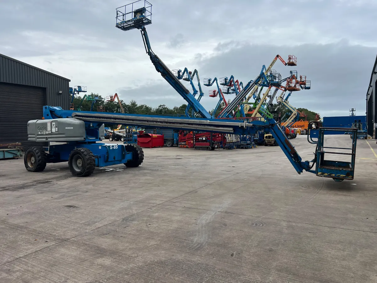 GENIE S85 BOOM LIFT - Image 3