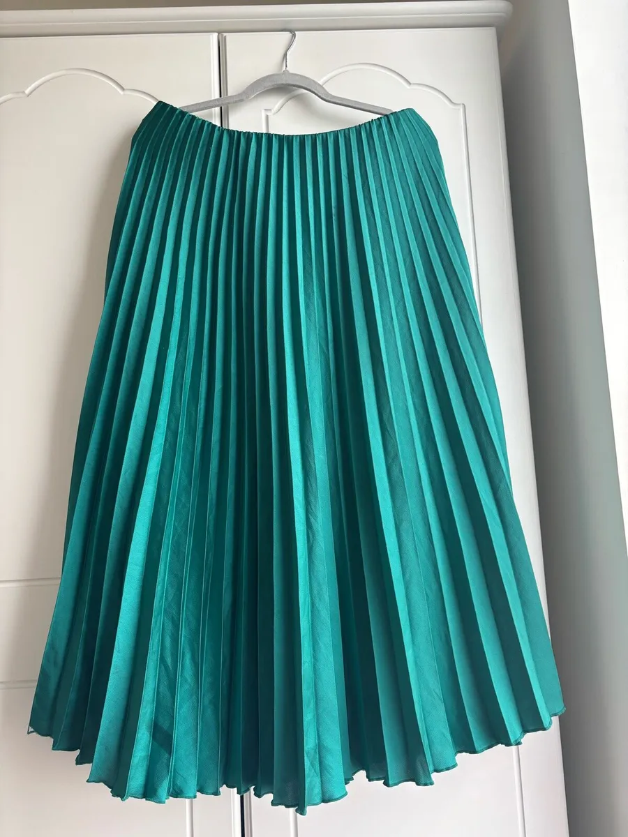 Zara Satin Emerald Green Pleated Midi Skirt - Image 1