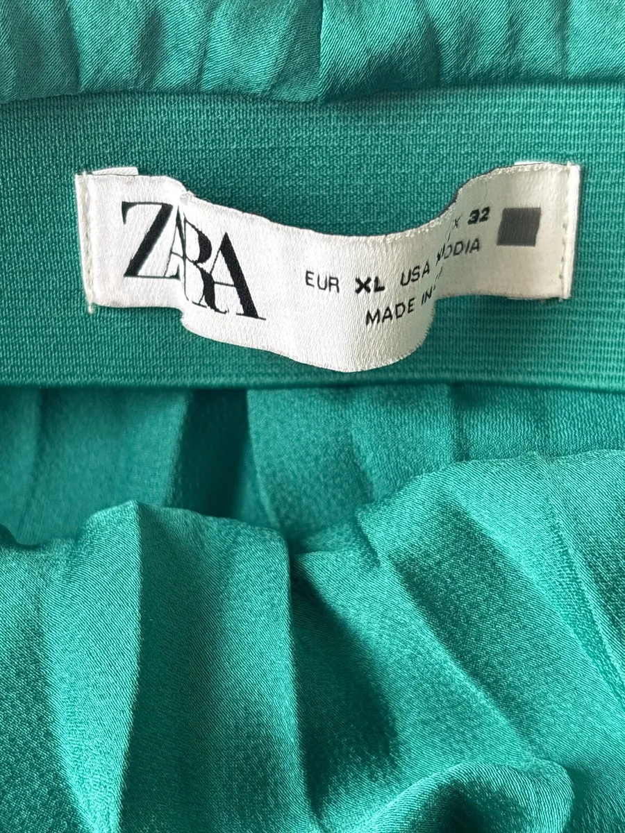 Zara Satin Emerald Green Pleated Midi Skirt - Image 4