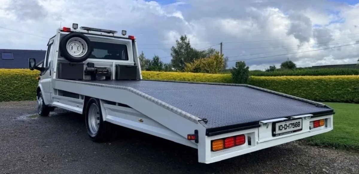 Recovery truck - Image 3