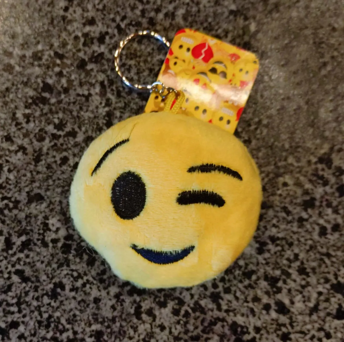 Soft Emojis & Flower Keyrings (new & used). - Image 3
