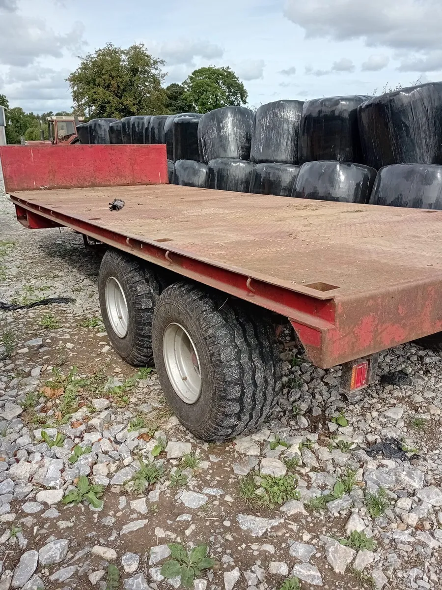 Bale trailer - Image 1