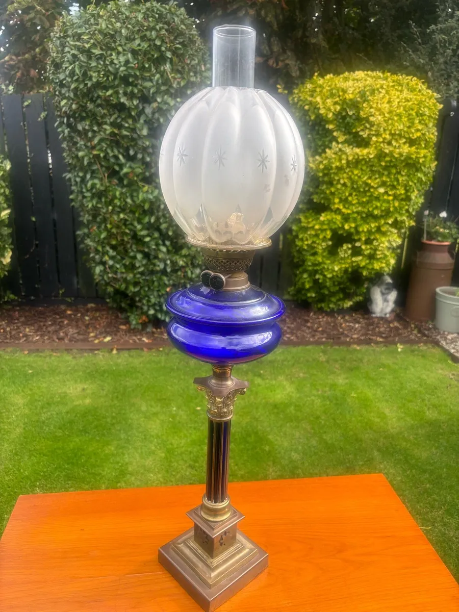 Victorian oil lamp - Image 1