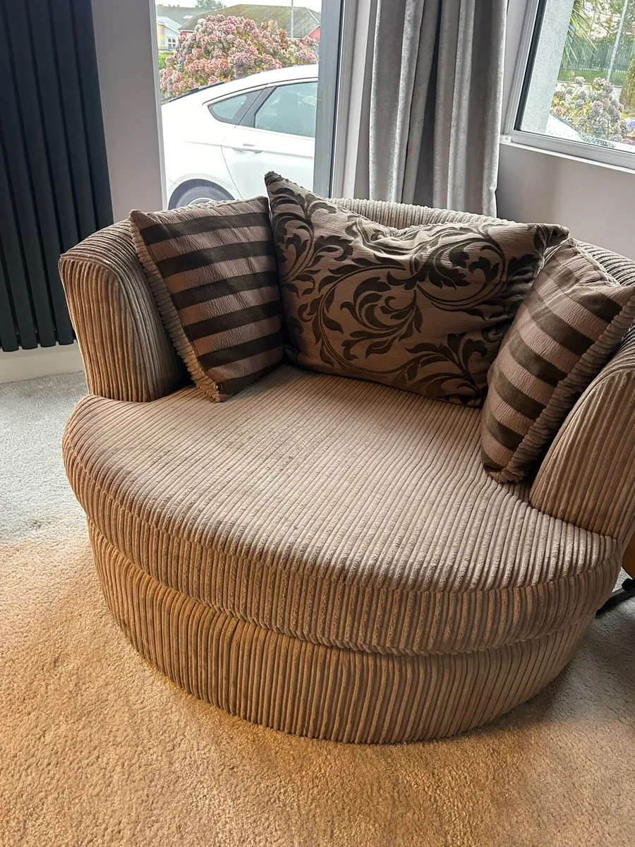 Round chair - Image 2