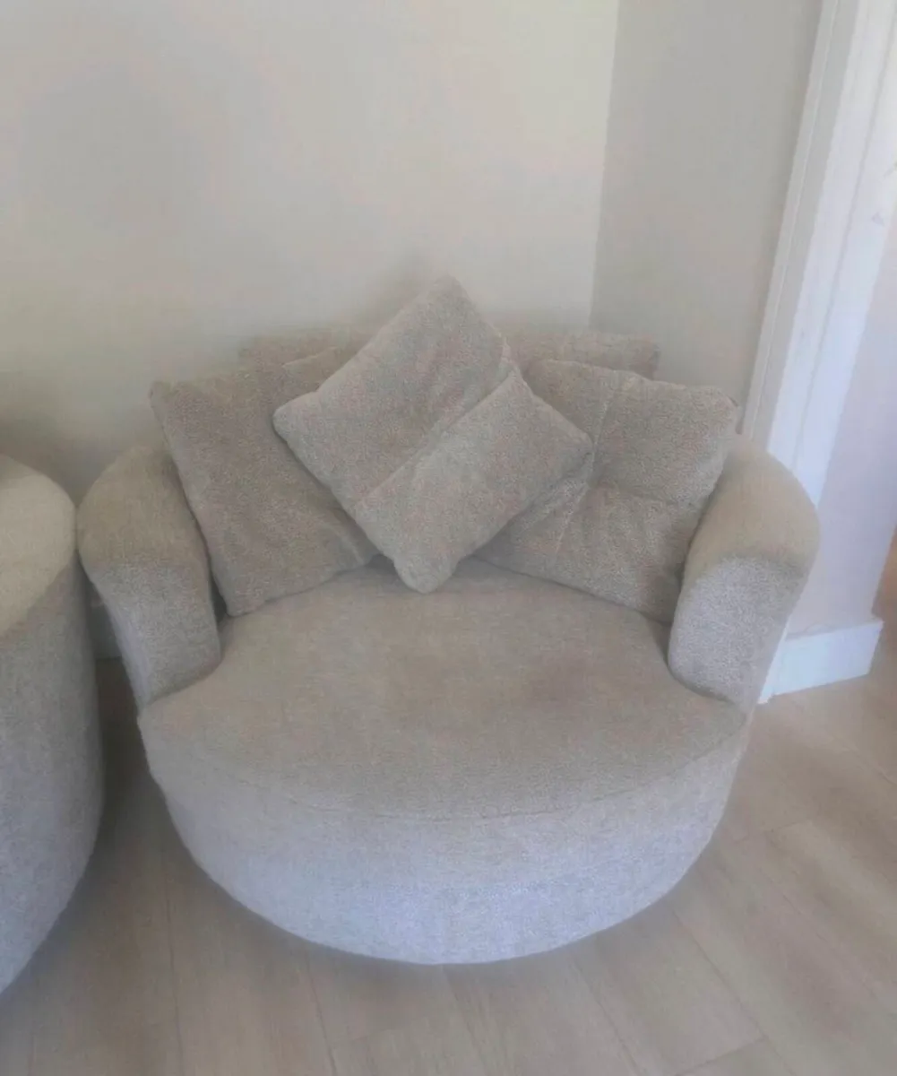 EZ Living Swivel Armchair - Image 3