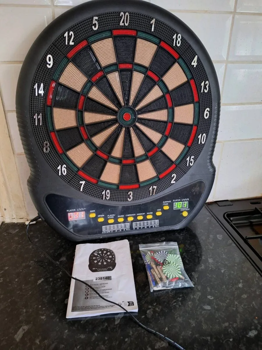 Electronic dartboard game - Image 1