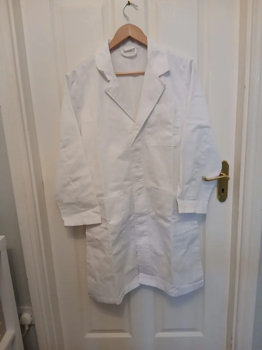White coat for chemistry or pharmacy student. - Image 2