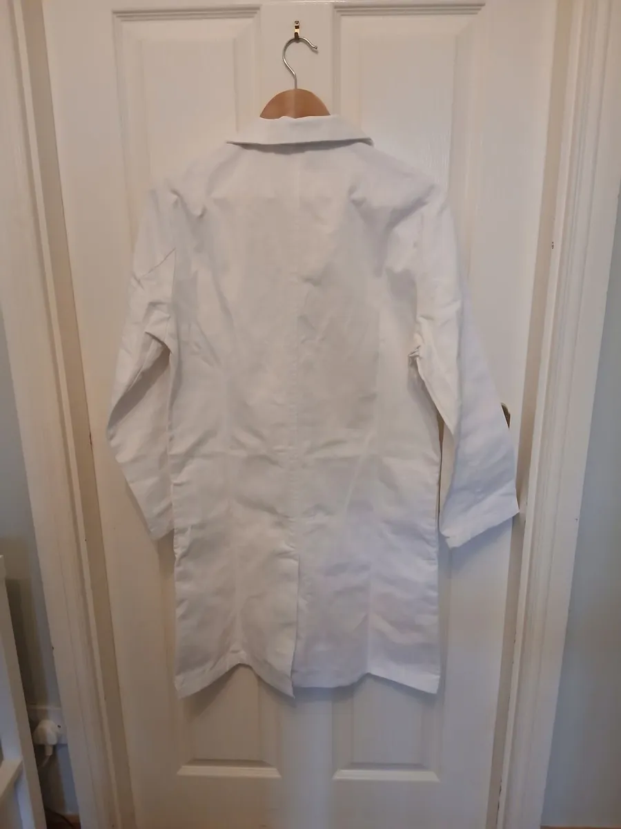 White coat for chemistry or pharmacy student. - Image 1