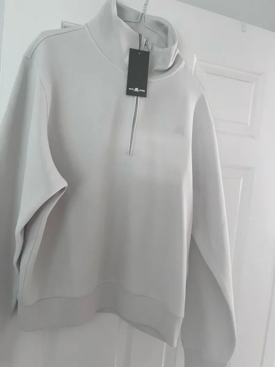 4TH ARQ Top & Leggings - Image 2
