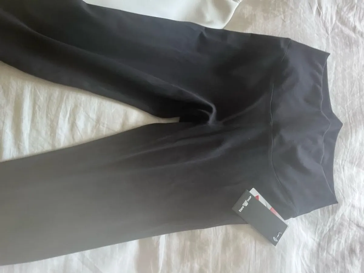 4TH ARQ Top & Leggings - Image 3