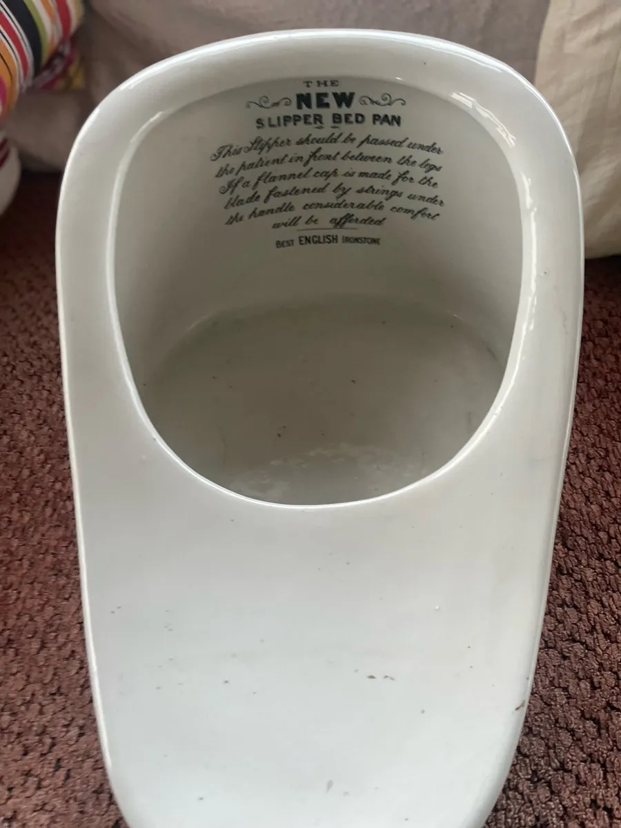 Slipper bed pan - Image 1