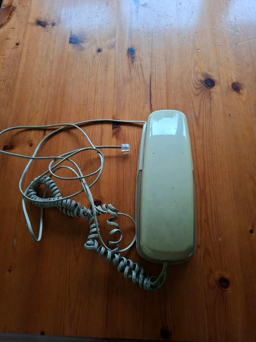 Old phone - Image 2